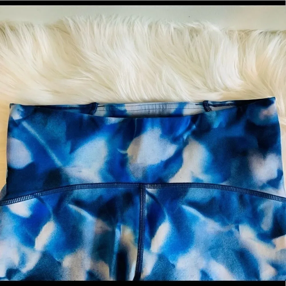 Lululemon Wunder Under Blush Blossom Capri Pants!